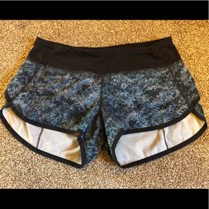 Lululemon Green Blue Print Speed Shorts 4